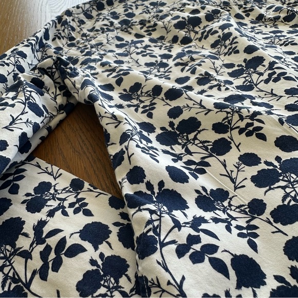 Charles Tyrwhitt Long Sleeve Button Up Navy White Ditsy Floral Work Shirt - Picture 3 of 6